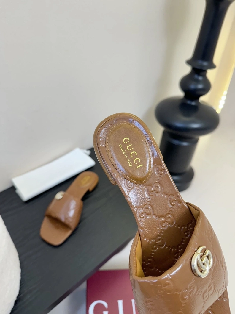 Stylish Gxccx Slippers 157342