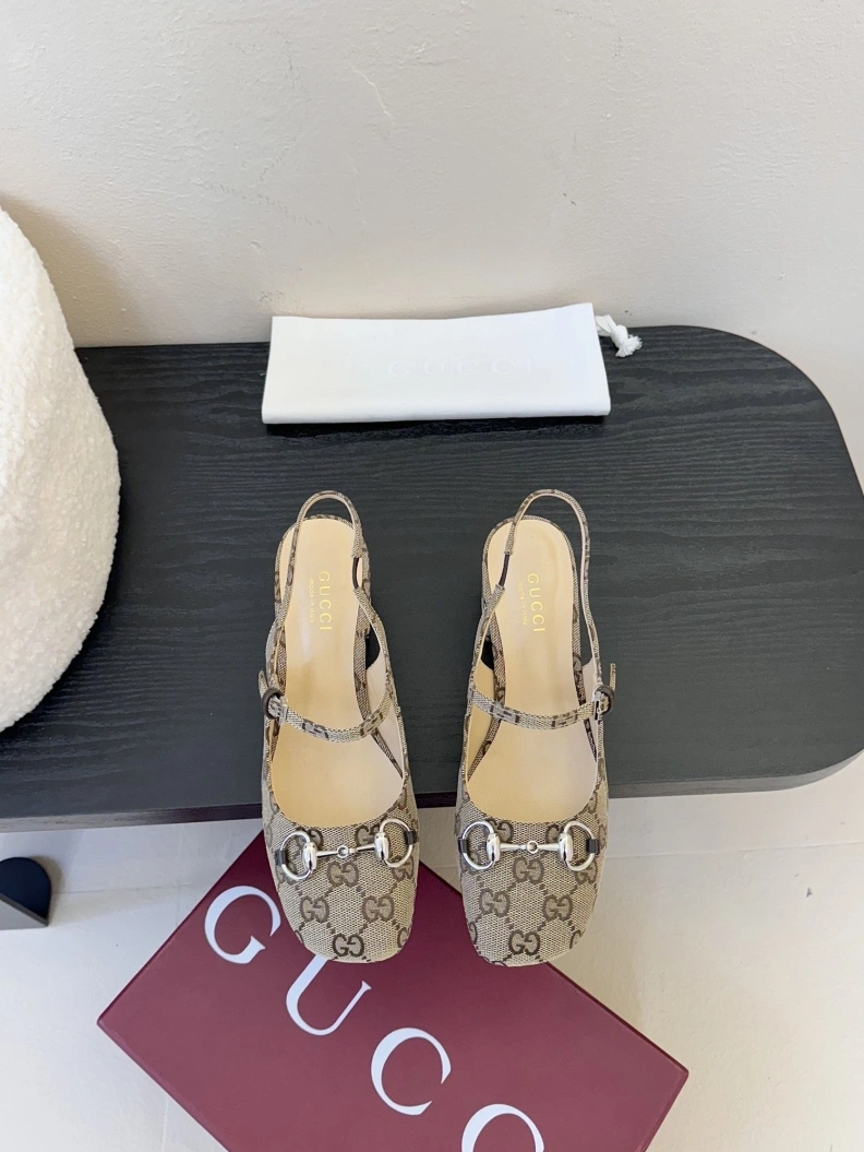 EyeCatching Gxccx Sandals 157481
