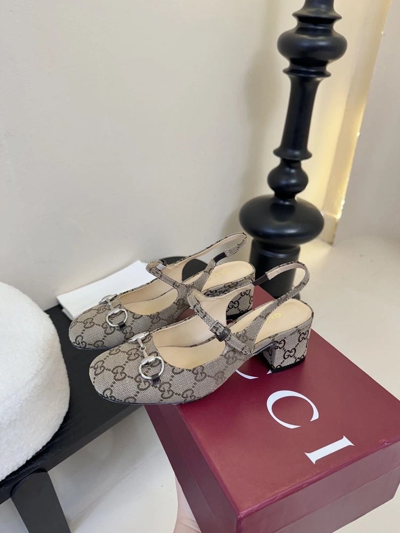 EyeCatching Gxccx Sandals 157481