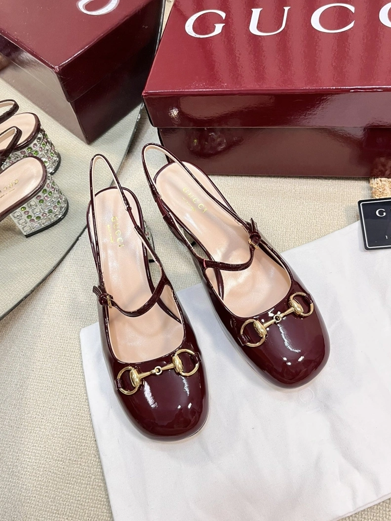 Trendsetting Gxccx Sandals 157416