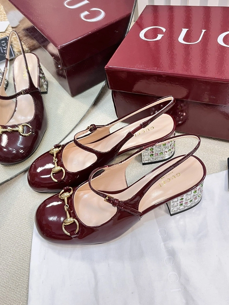 Trendsetting Gxccx Sandals 157416