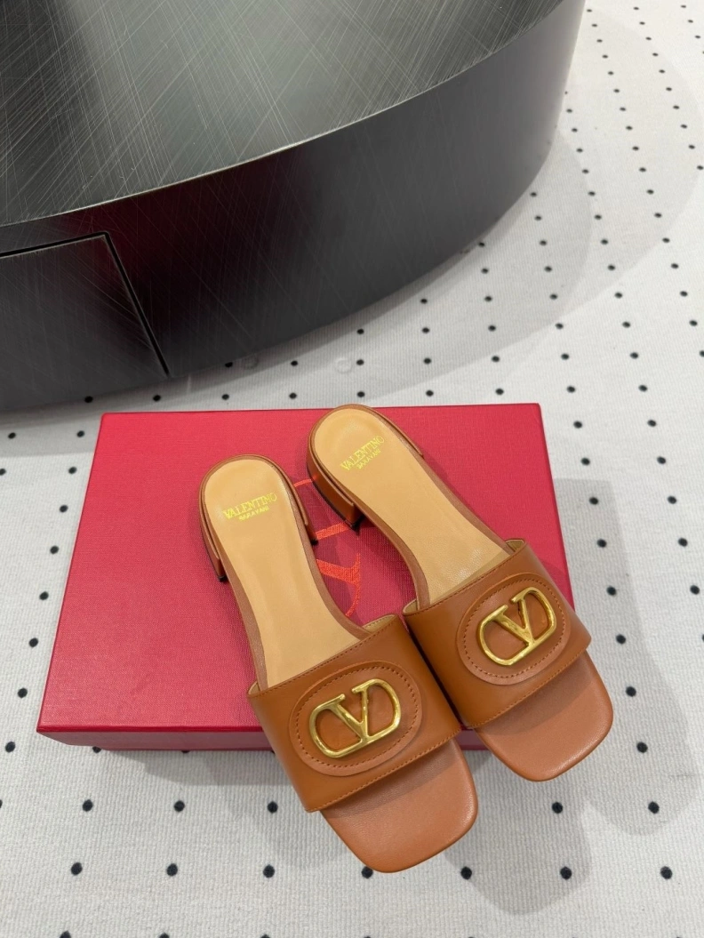 Trendsetting Vxlxntino Slippers 229596