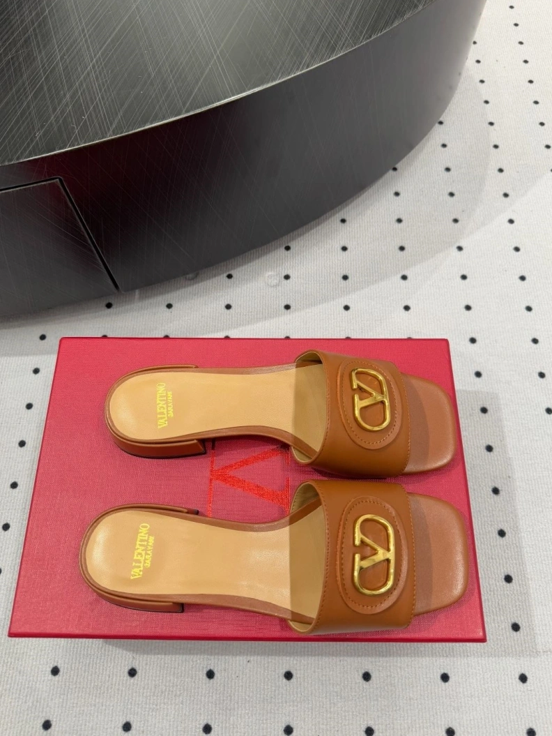 Trendsetting Vxlxntino Slippers 229596