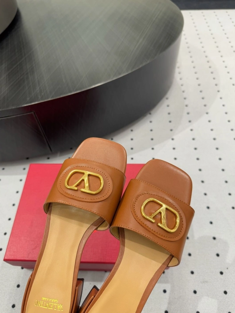 Trendsetting Vxlxntino Slippers 229596