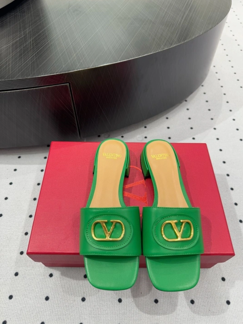 HighQuality Vxlxntino Slippers 229598