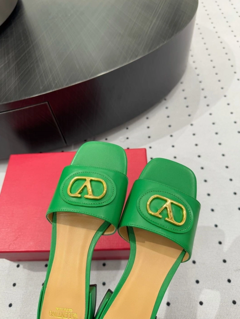 HighQuality Vxlxntino Slippers 229598