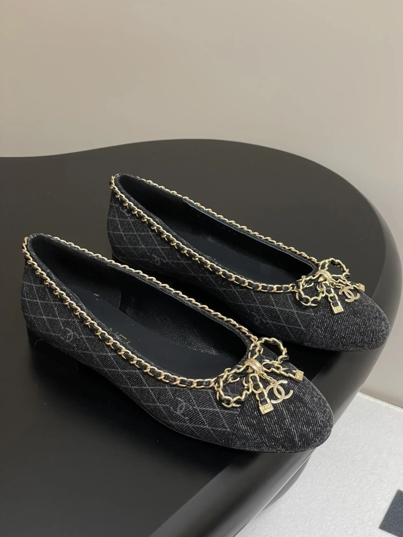 Refined Chxnxl Flat Shoes 120834