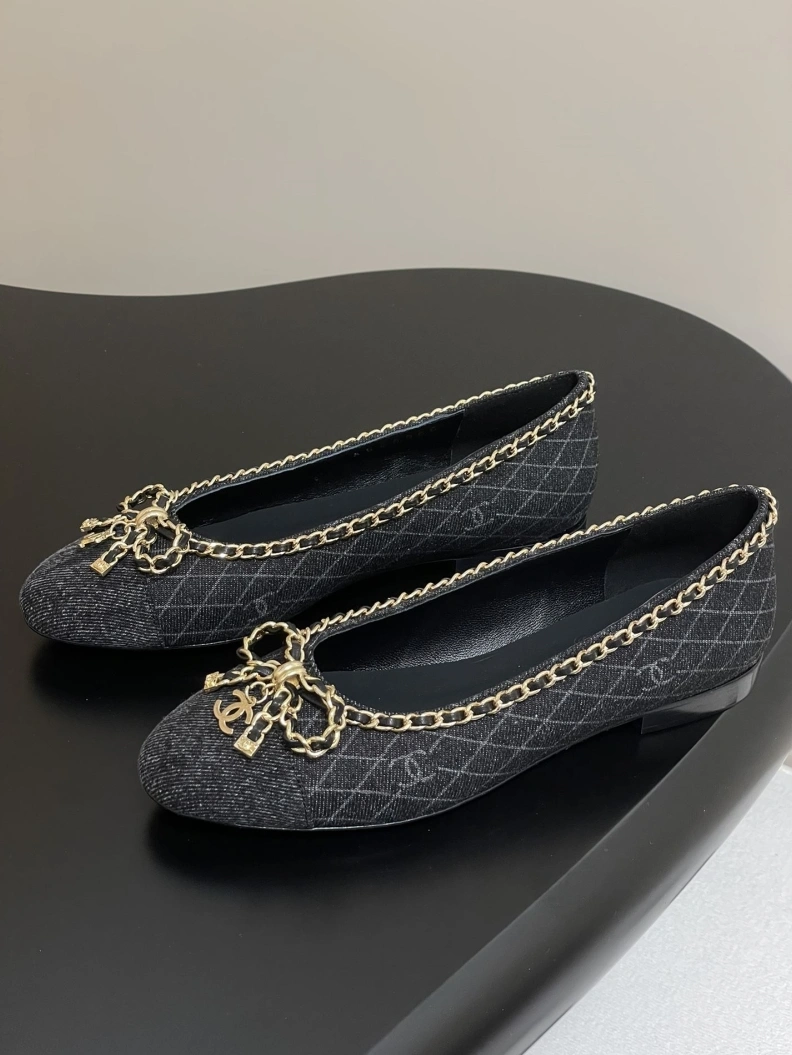 Refined Chxnxl Flat Shoes 120834