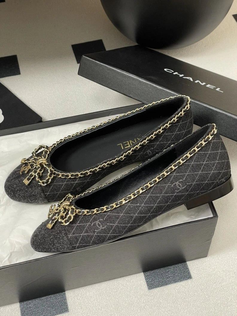 Refined Chxnxl Flat Shoes 120834
