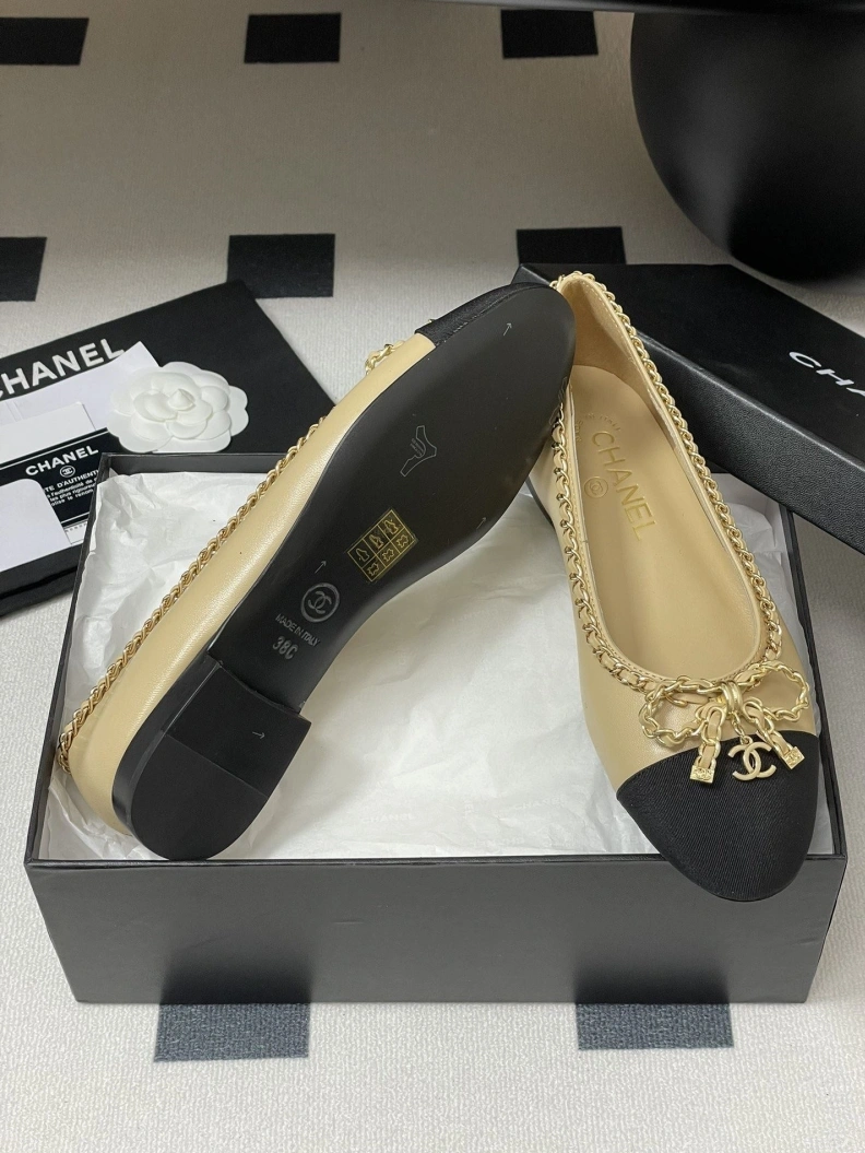 Timeless Chxnxl Flat Shoes 120823
