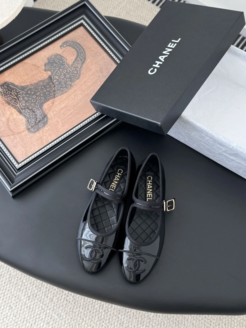 Stylish Chxnxl Flat Shoes 120810