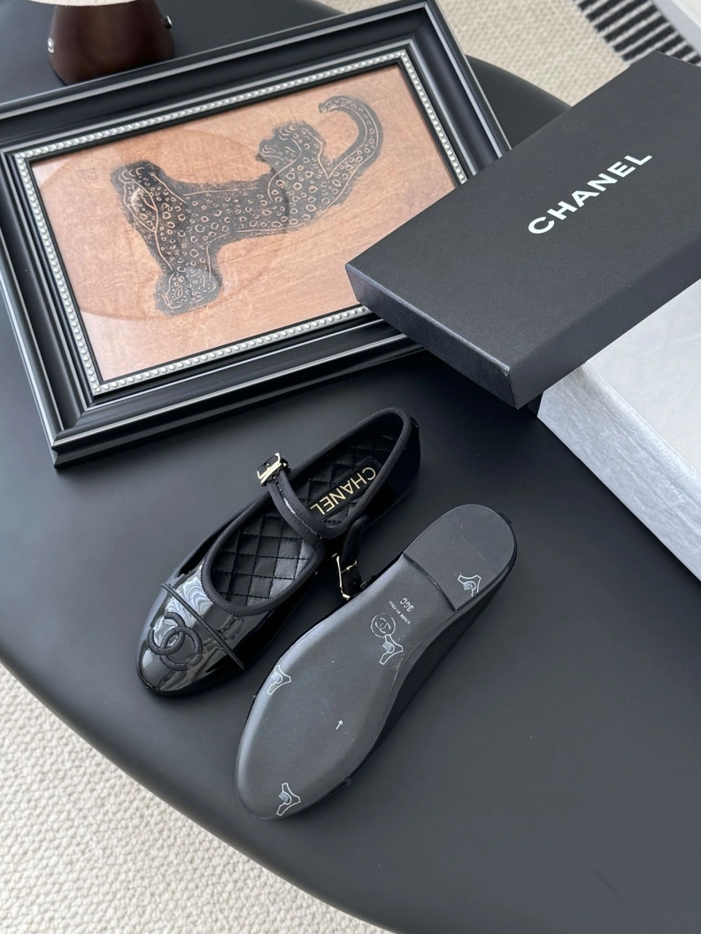 Stylish Chxnxl Flat Shoes 120810