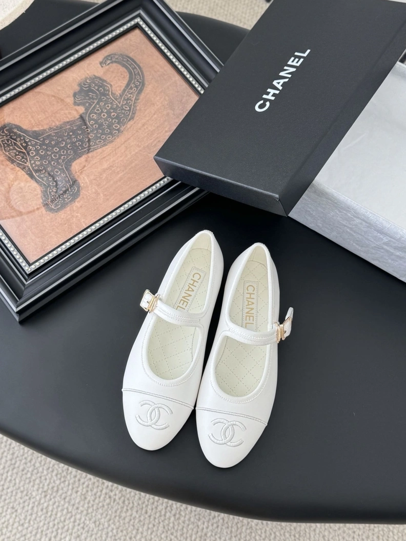 Resilient Chxnxl Flat Shoes 120816