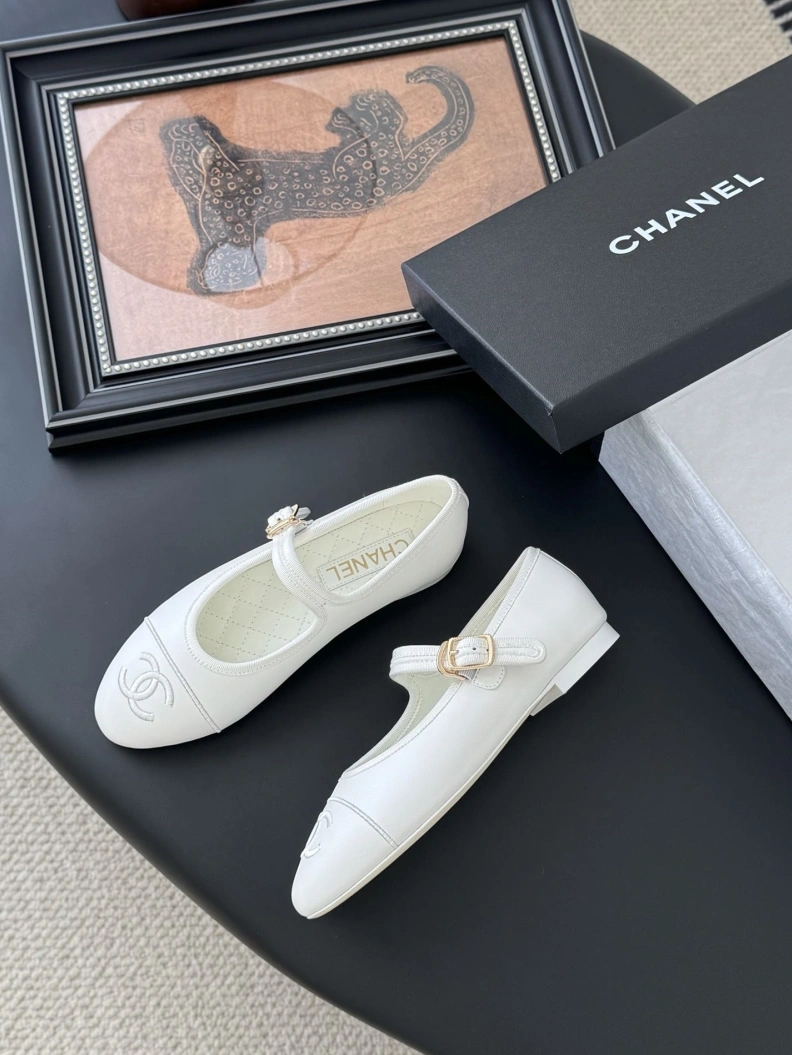 Resilient Chxnxl Flat Shoes 120816