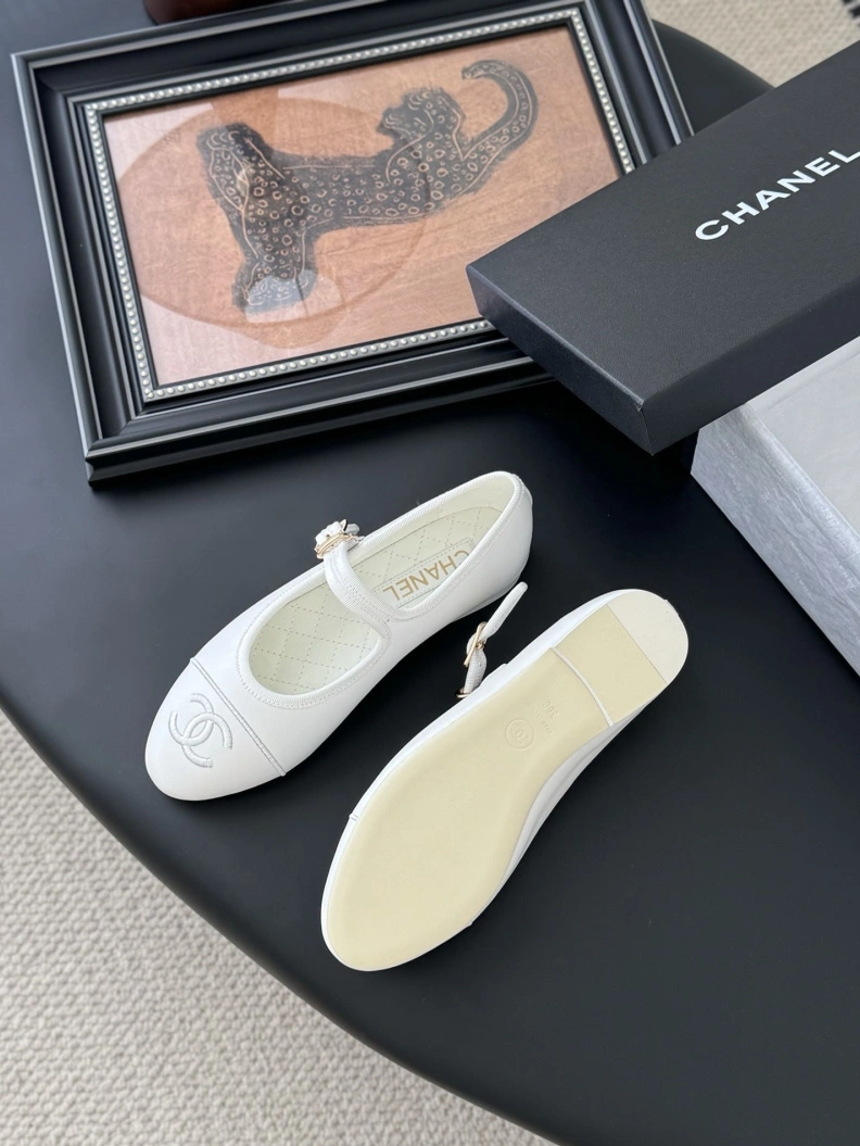 Resilient Chxnxl Flat Shoes 120816