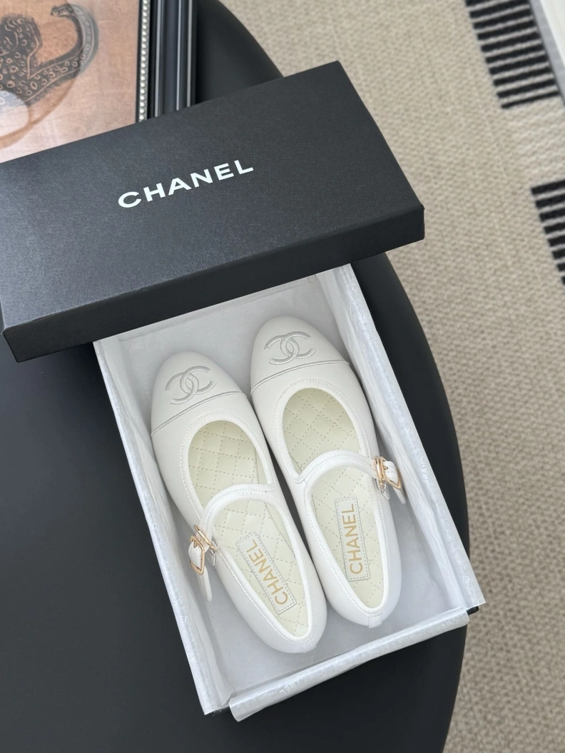 Resilient Chxnxl Flat Shoes 120816