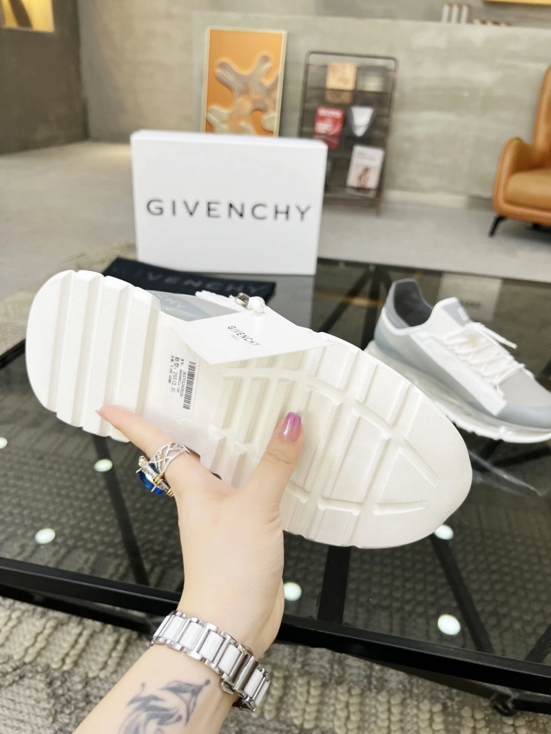 Gxvxnchy Sneakers Lightweight 153757
