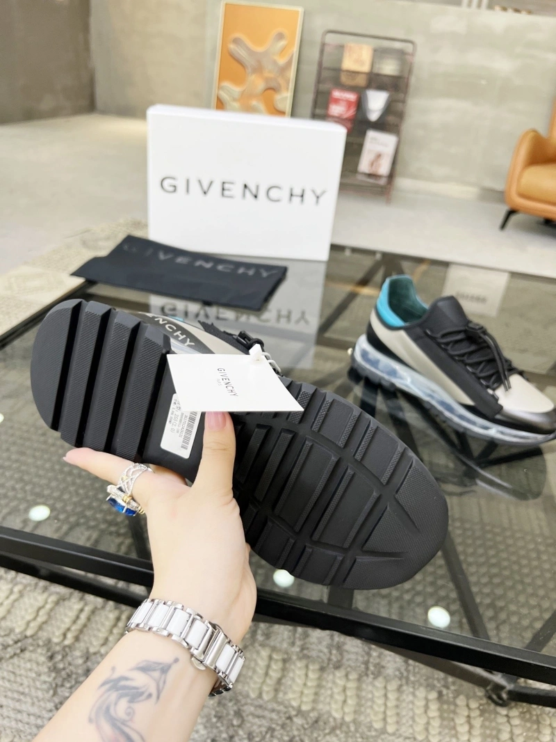 Gxvxnchy Sneakers SmartChoice 153756