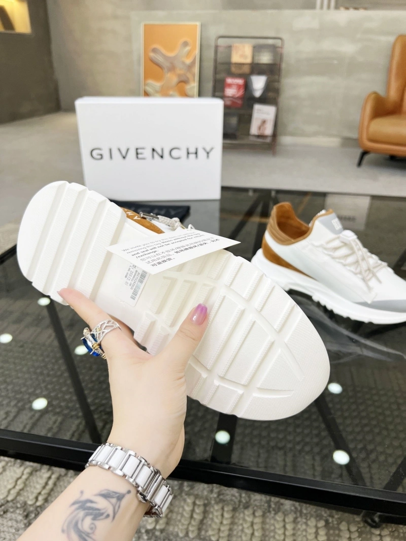 Gxvxnchy Sneakers Lightweight 153755