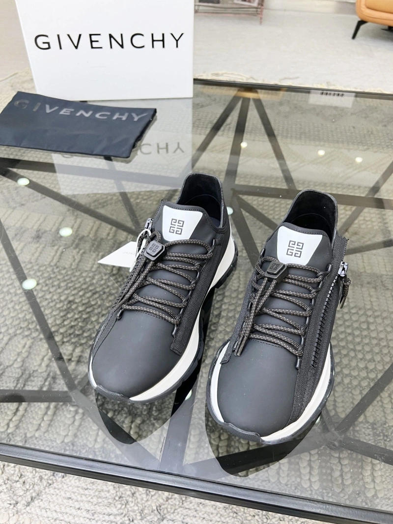 Versatile Gxvxnchy Sneakers 153754