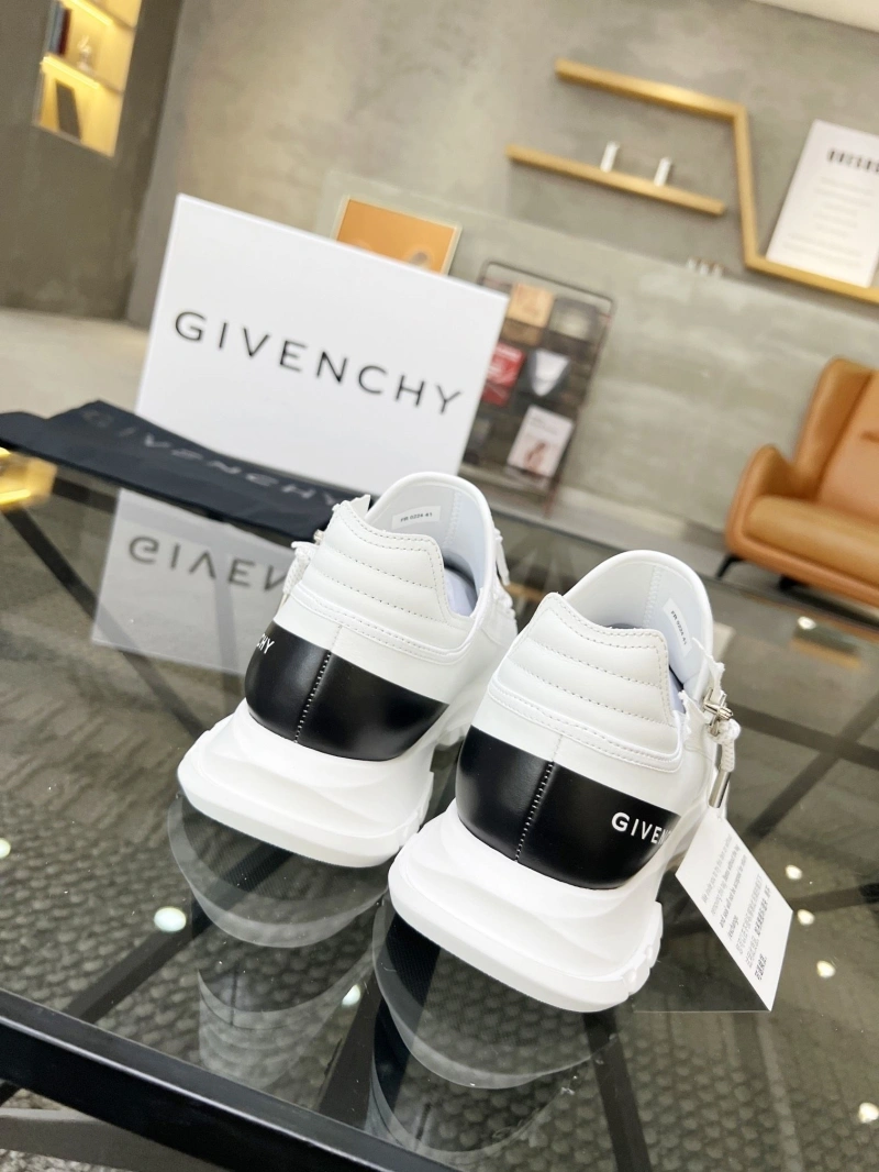 DailyWear Gxvxnchy Sneakers 153752
