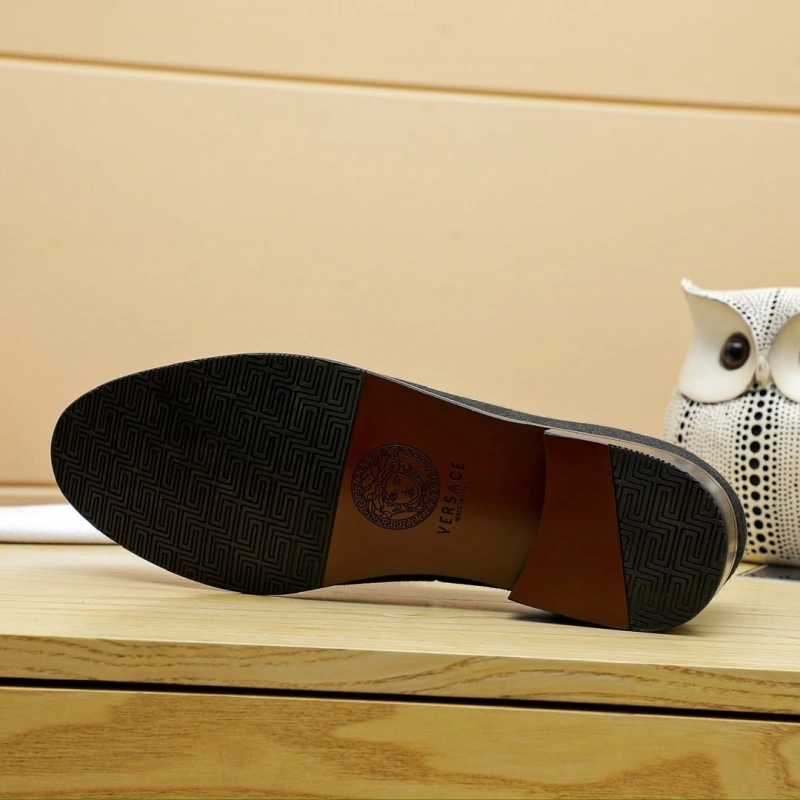 Flexible Gxvxnchy Leather Shoes 153829