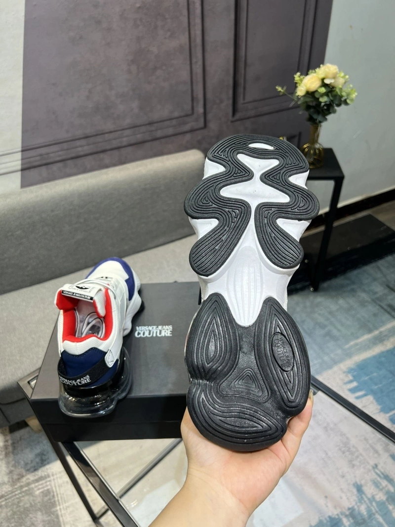 Trendsetting Gxvxnchy Sneakers 153735