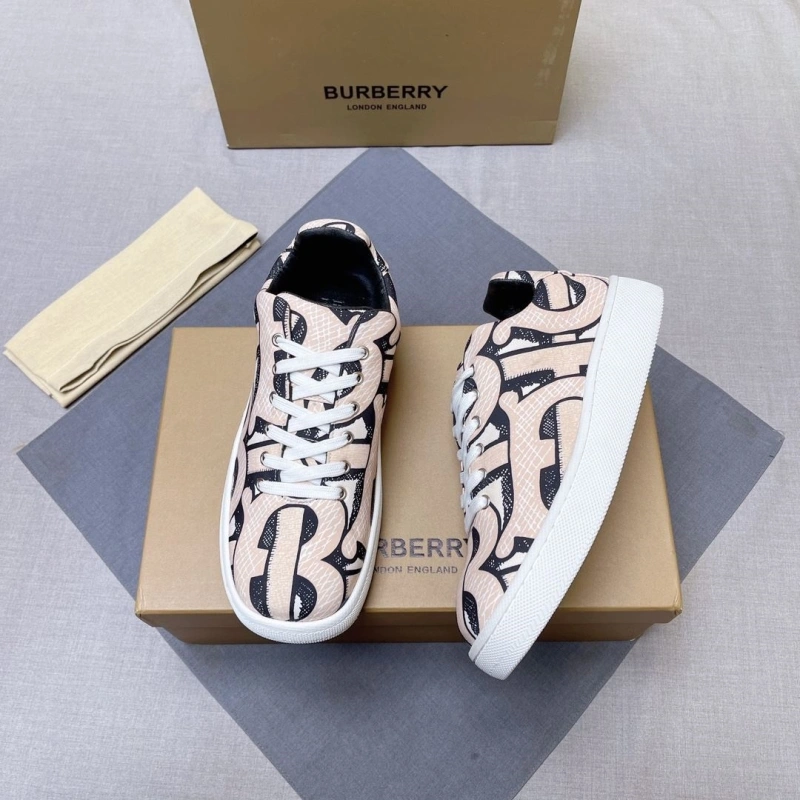 Minimalist Bxrbxrry Sneakers 115298