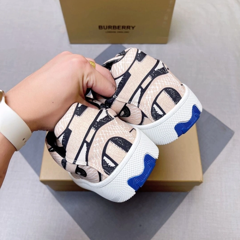 Minimalist Bxrbxrry Sneakers 115298
