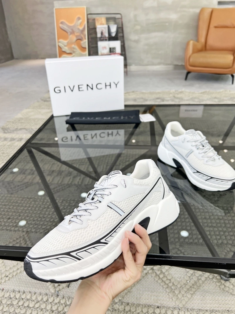 Gxvxnchy Sneakers HighQuality 153745