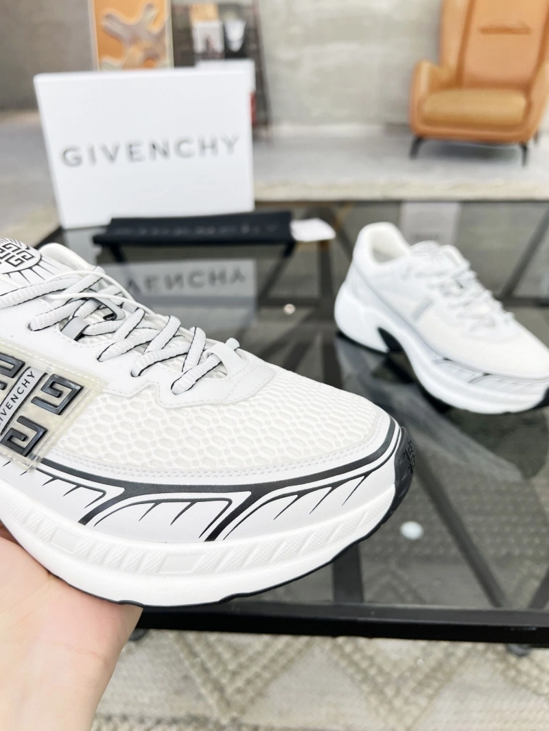 Gxvxnchy Sneakers HighQuality 153745