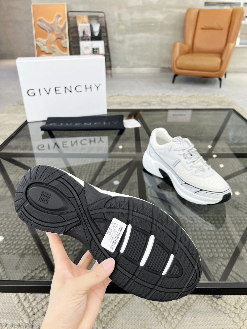 Gxvxnchy Sneakers HighQuality 153745