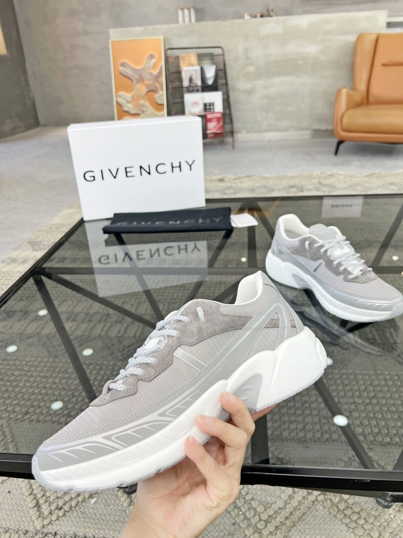 Timeless Gxvxnchy Sneakers 153743
