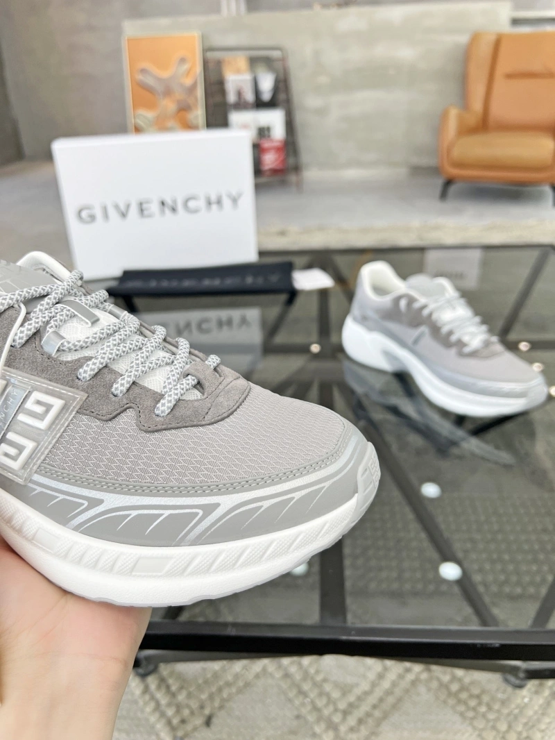 Timeless Gxvxnchy Sneakers 153743
