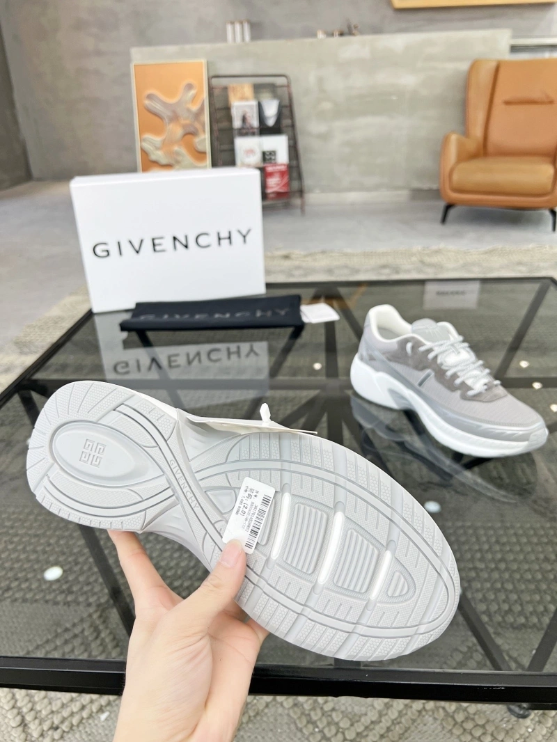 Timeless Gxvxnchy Sneakers 153743
