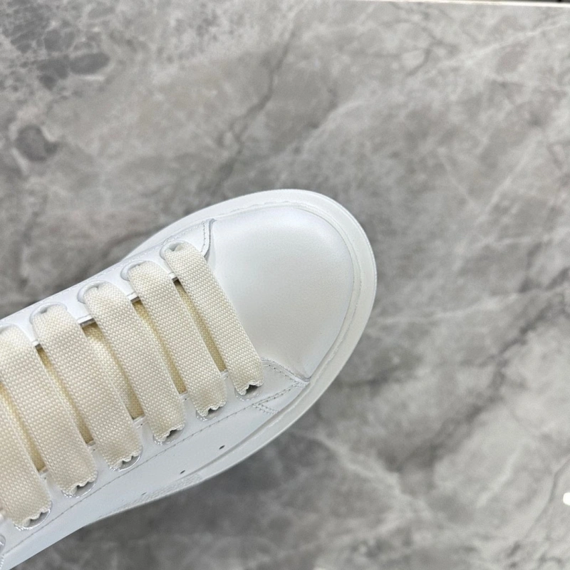 Vibrant Mxnclxr Sneakers 197636