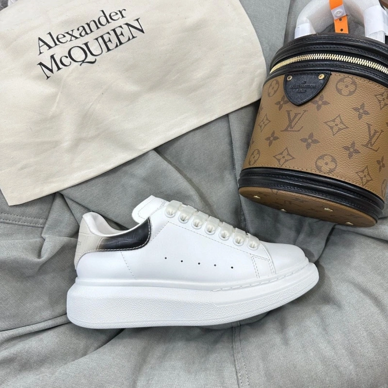 Vibrant Mxnclxr Sneakers 197636