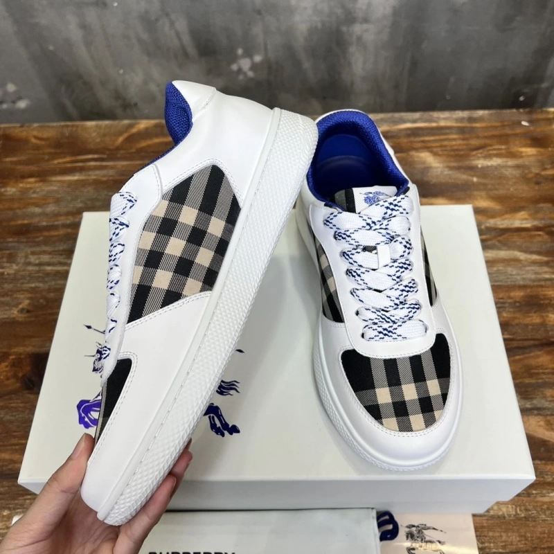 Minimalist Bxrbxrry Sneakers 115292