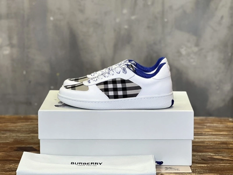 EyeCatching Bxrbxrry Sneakers 115291