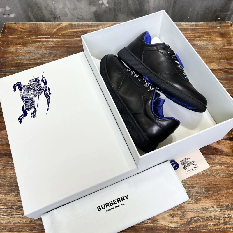 Versatile Bxrbxrry Sneakers 115286