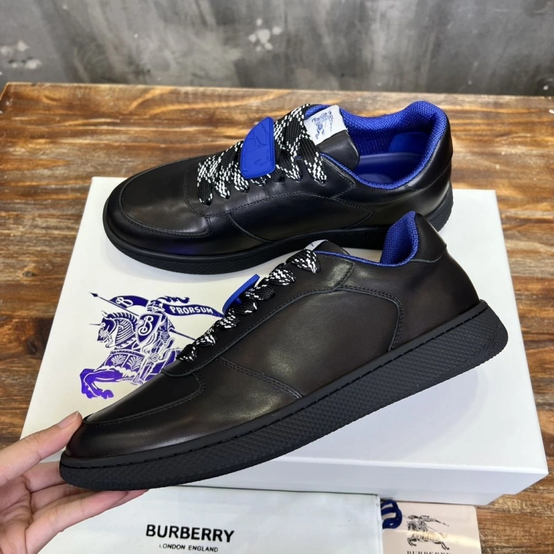 Versatile Bxrbxrry Sneakers 115286