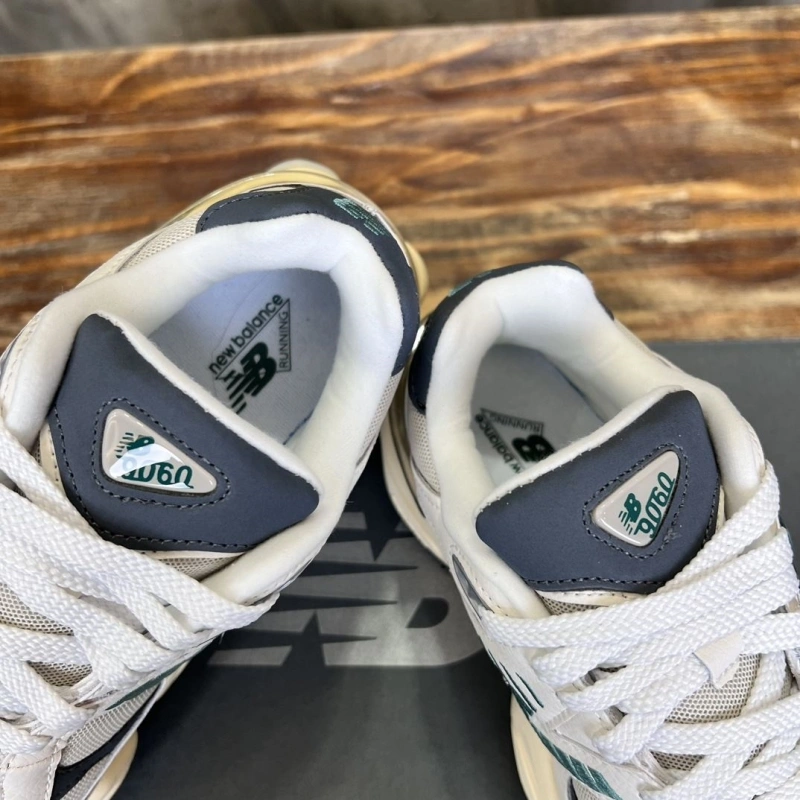 Vibrant Nxkx Sneakers 199157