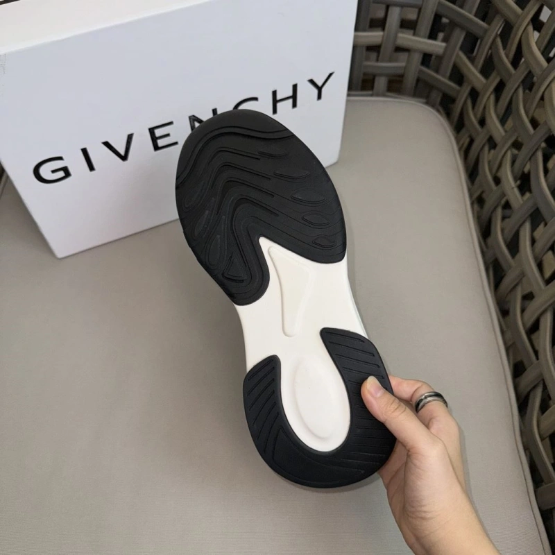 Gxvxnchy Sneakers Flexible 153739