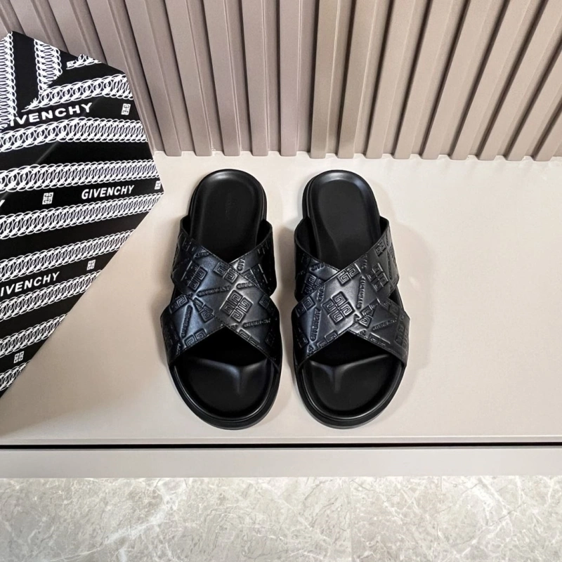 Versatile Gxvxnchy Slippers 153783