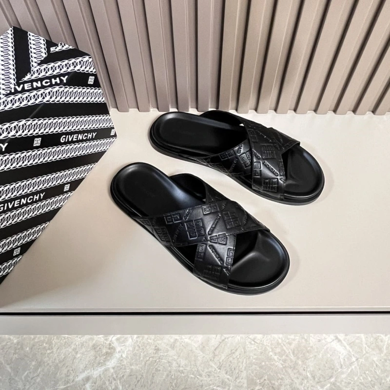 Versatile Gxvxnchy Slippers 153783