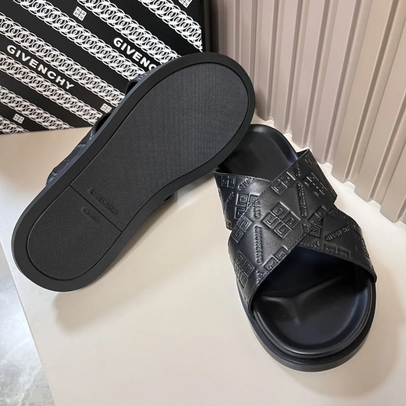 Versatile Gxvxnchy Slippers 153783