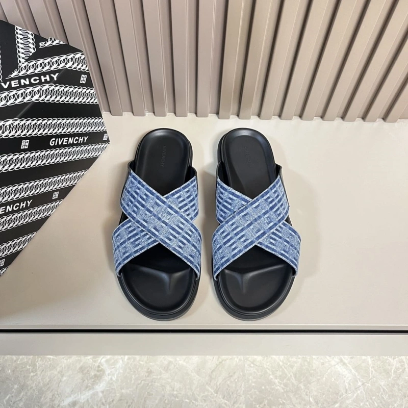 HighQuality Gxvxnchy Slippers 153781