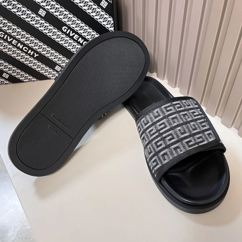 ModernLook Gxvxnchy Slippers 153787