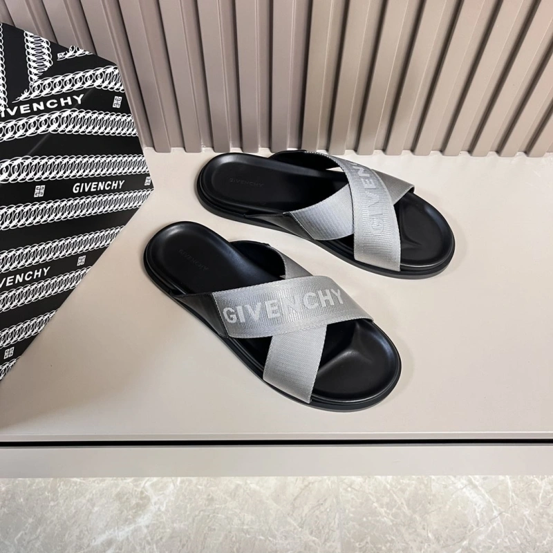 Refined Gxvxnchy Slippers 153771