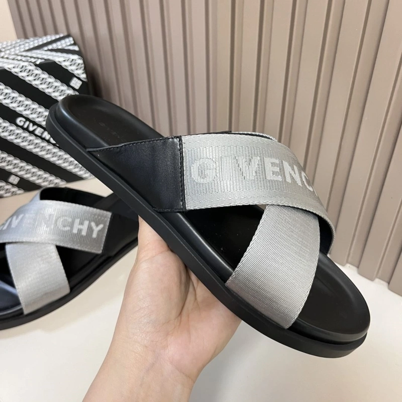Refined Gxvxnchy Slippers 153771